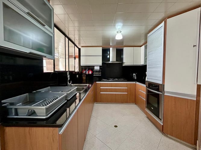 Apartamento de 3 alcobas en venta en Santa Barbara, Bogotá, 245 m² · foto 8 de 24