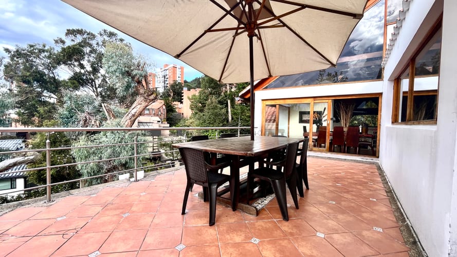 Casa de 4 alcobas en venta en Bosques Del Marques, Bogotá, 990 m² · foto 2 de 23