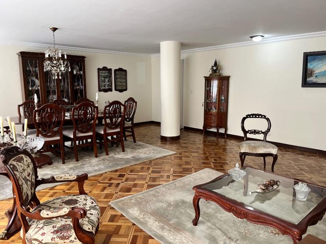 Apartamento de 4 alcobas en venta en Chico Norte, Bogotá, 187 m² · foto 2 de 15
