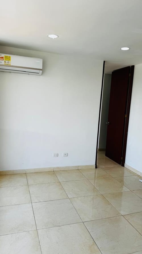 Apartamento de 2 alcobas en venta en Las Palmas, Ricaurte, 53 m² · foto 14 de 16