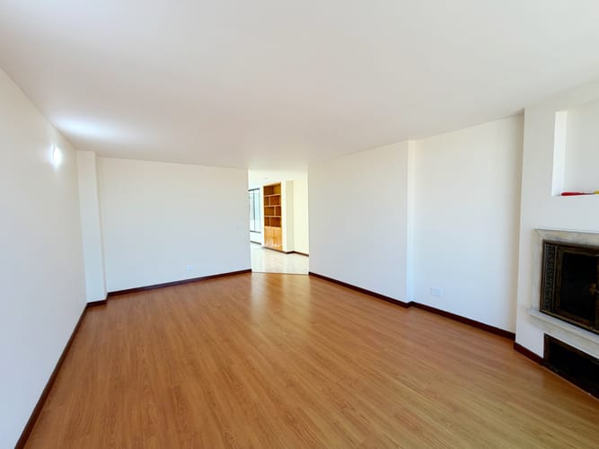 Apartamento de 3 alcobas en venta en Alhambra, Bogotá, 157 m² · foto 2 de 19