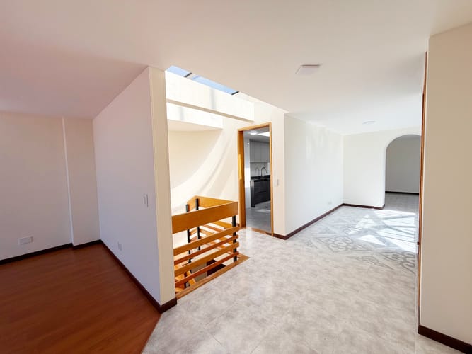 Apartamento de 3 alcobas en venta en Alhambra, Bogotá, 157 m² · foto 3 de 19