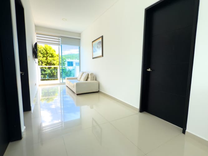Casa de 5 alcobas en venta en Br. Los Tamarindos, Girardot, 285 m² · foto 9 de 24
