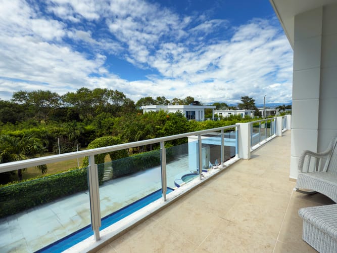 Casa de 5 alcobas en venta en Br. Los Tamarindos, Girardot, 285 m² · foto 12 de 24