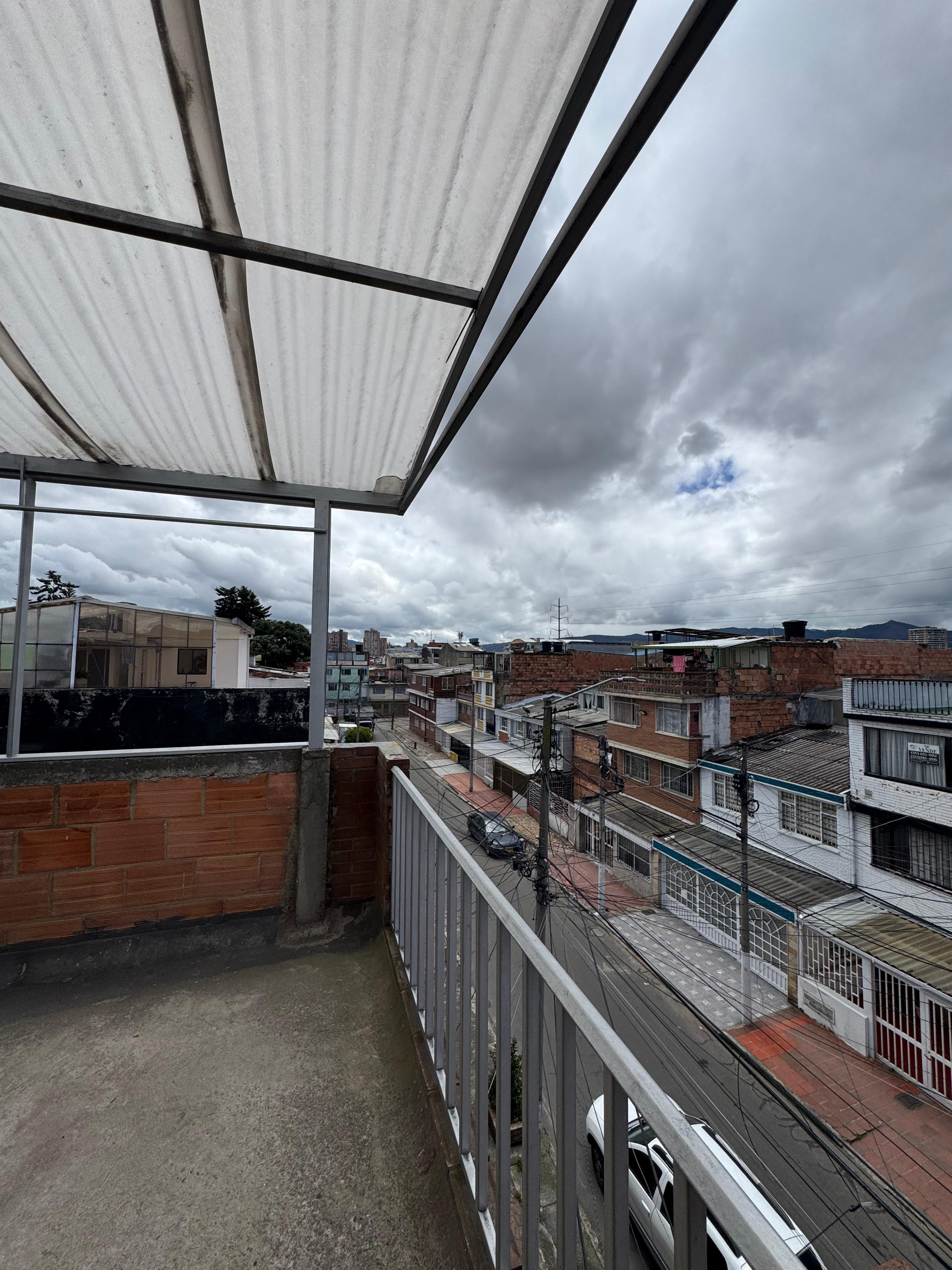 Casa en venta en Engativá, Bogotá · foto 10 de 24
