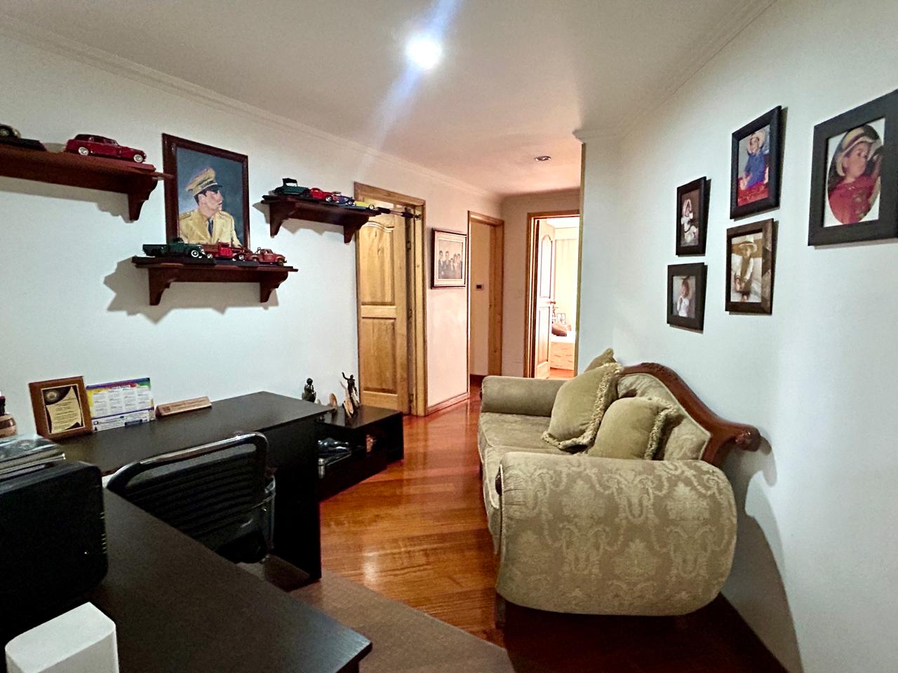 Apartamento en venta en Chicó Alto, Bogotá · foto 8 de 19