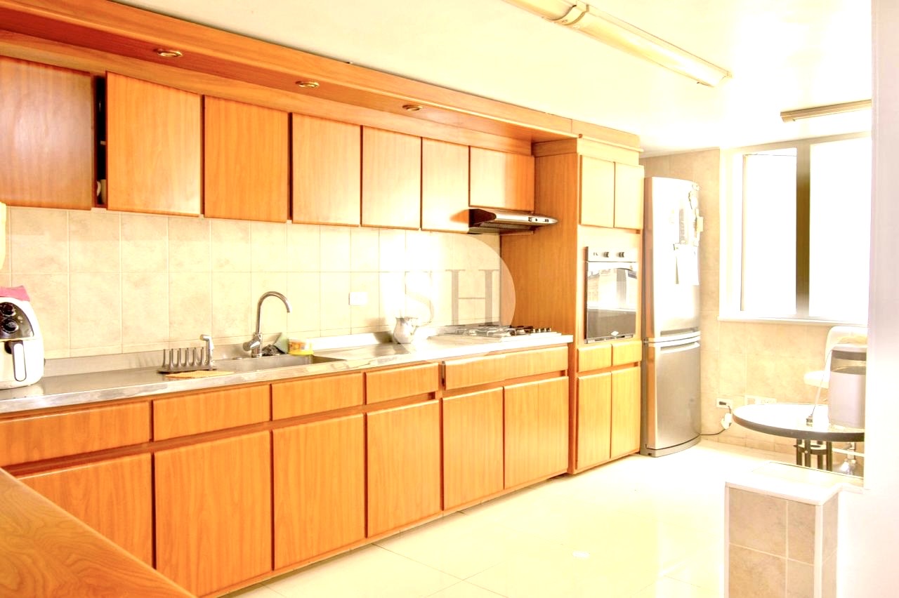 Apartamento en venta en Santa Barbara, Bogotá · foto 3 de 18