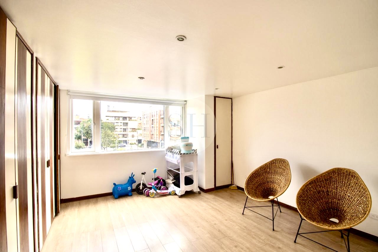 Apartamento en venta en Santa Barbara, Bogotá · foto 4 de 18