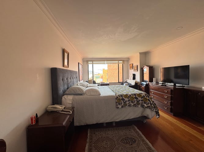 Apartamento de 3 alcobas en venta en Chicó Alto, Bogotá, 226 m² · foto 6 de 22