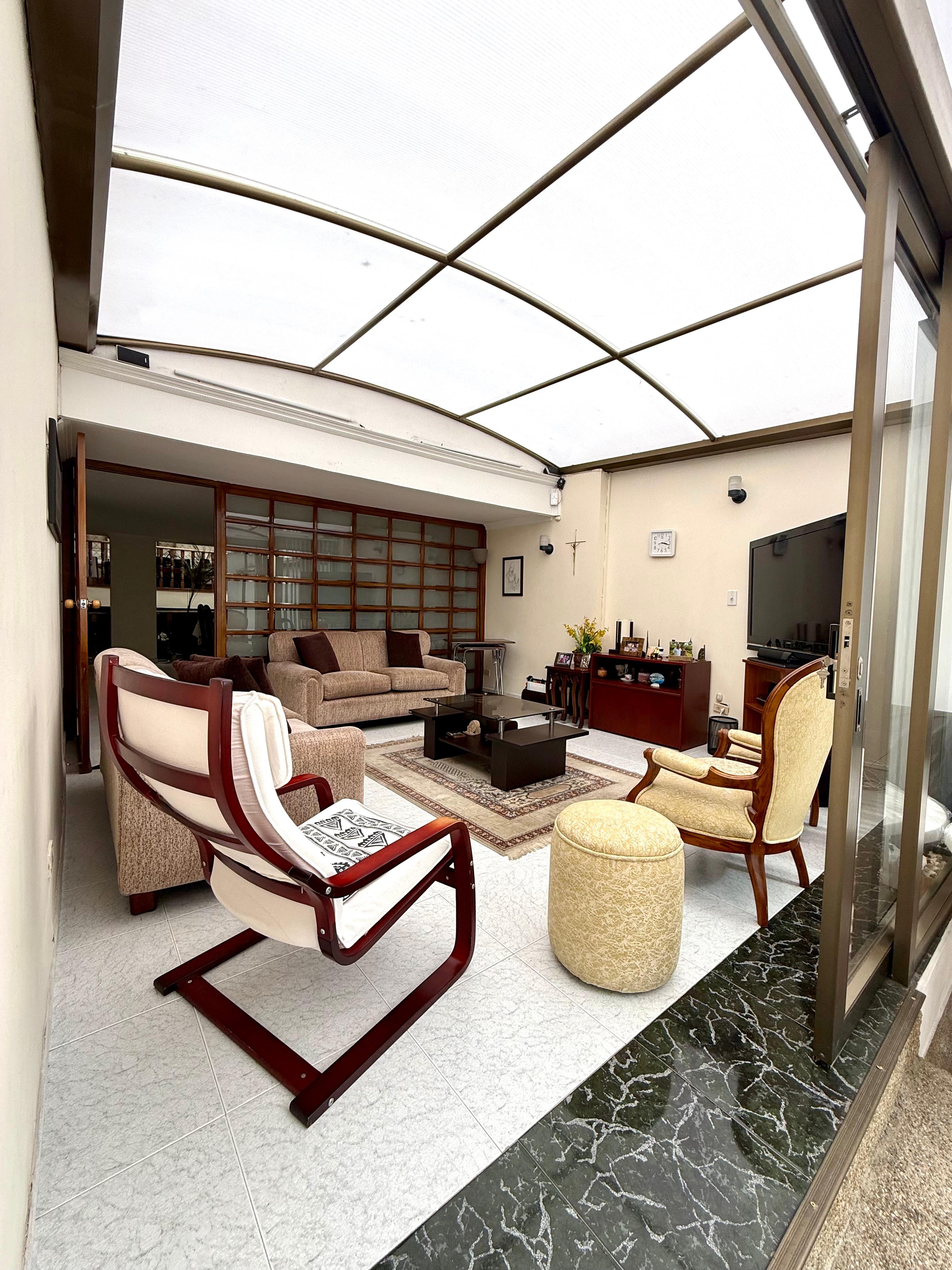 Casa en venta en Santa Barbara, Bogotá · foto 2 de 18