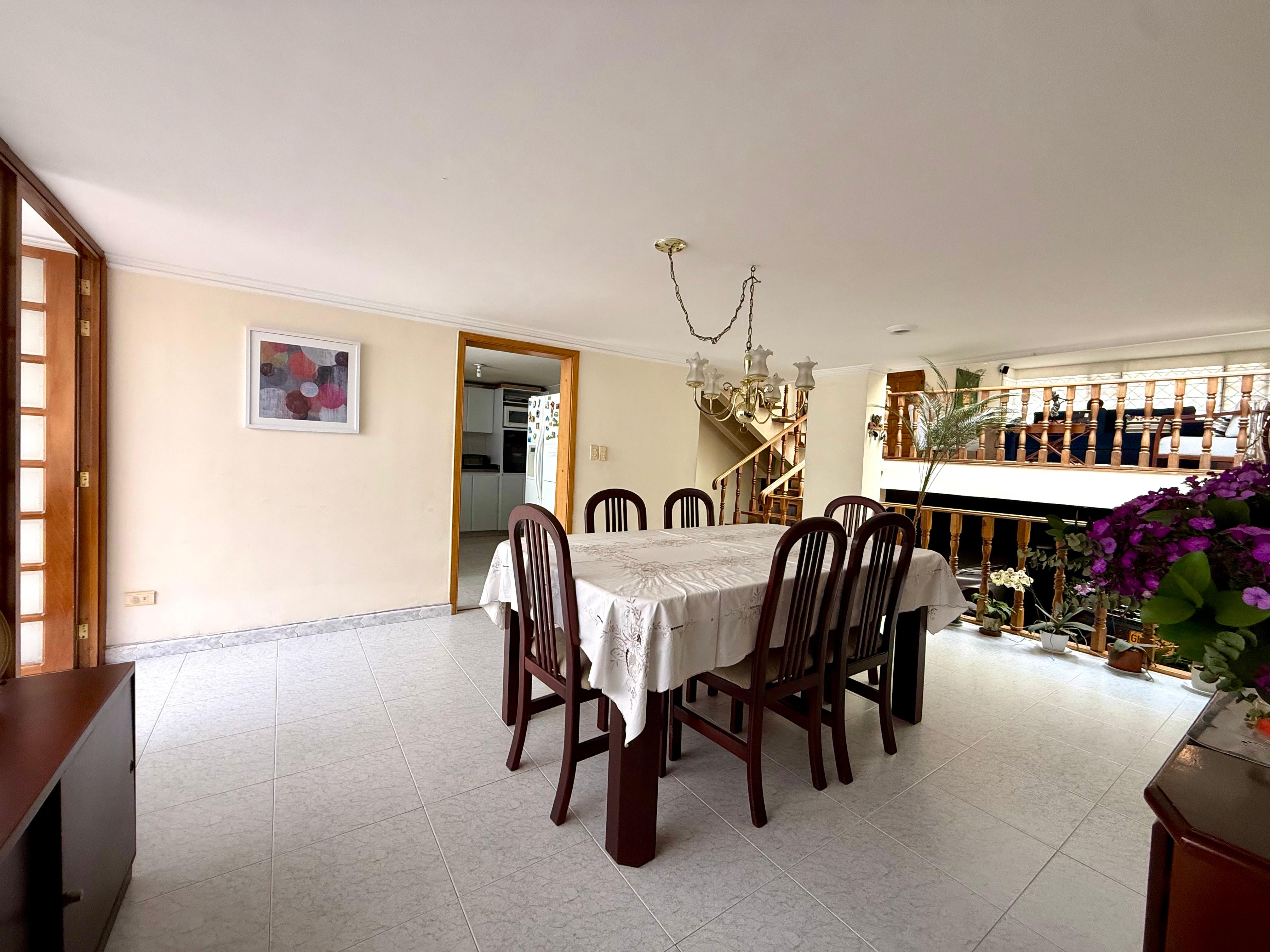 Casa en venta en Santa Barbara, Bogotá · foto 4 de 18