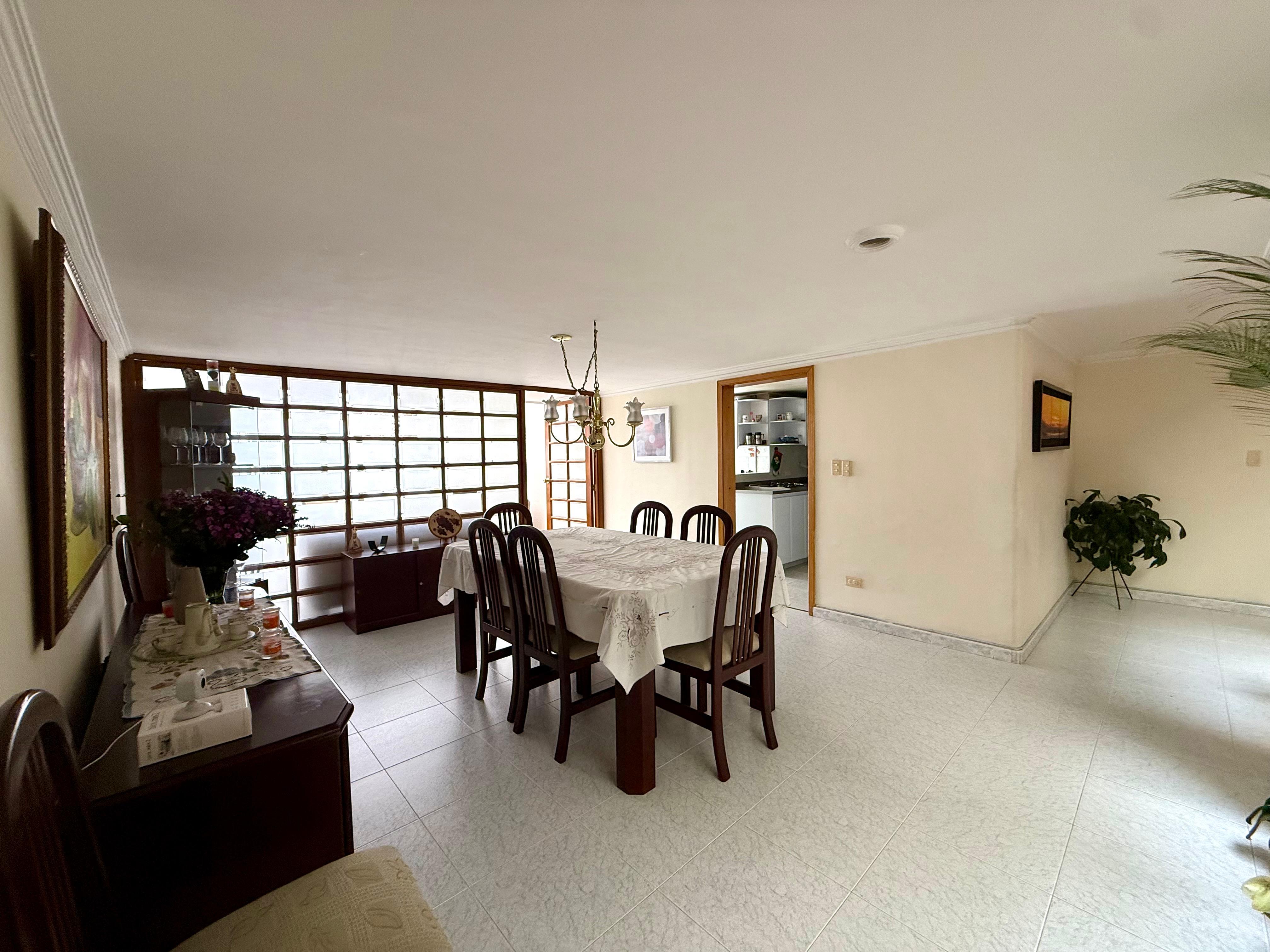 Casa en venta en Santa Barbara, Bogotá · foto 6 de 18
