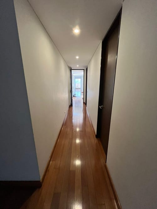 Apartamento de 4 alcobas en venta en La Calleja, Bogotá, 254 m² · foto 2 de 24