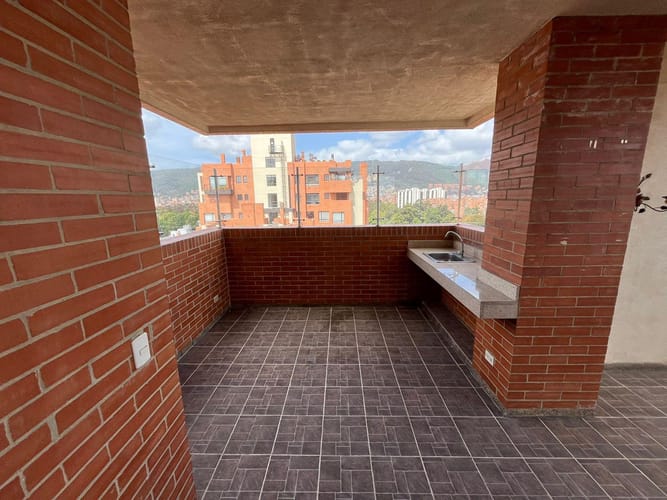 Apartamento de 4 alcobas en venta en La Calleja, Bogotá, 254 m² · foto 23 de 24