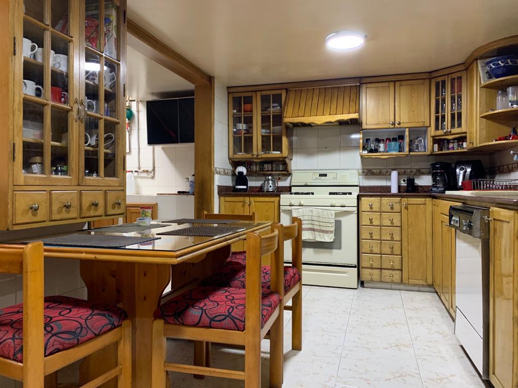 Casa en venta en Chicó Navarra, Bogotá · foto 10 de 24