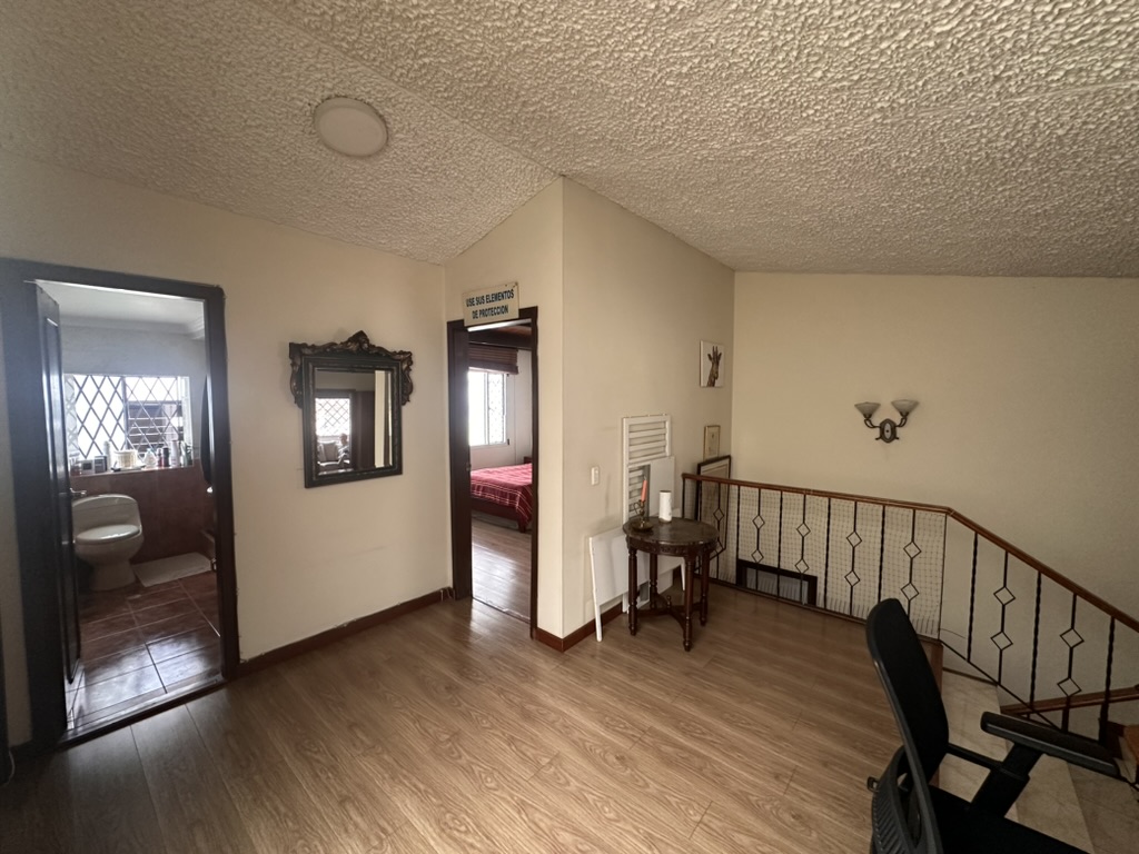 Casa en venta en Chicó Navarra, Bogotá · foto 17 de 24