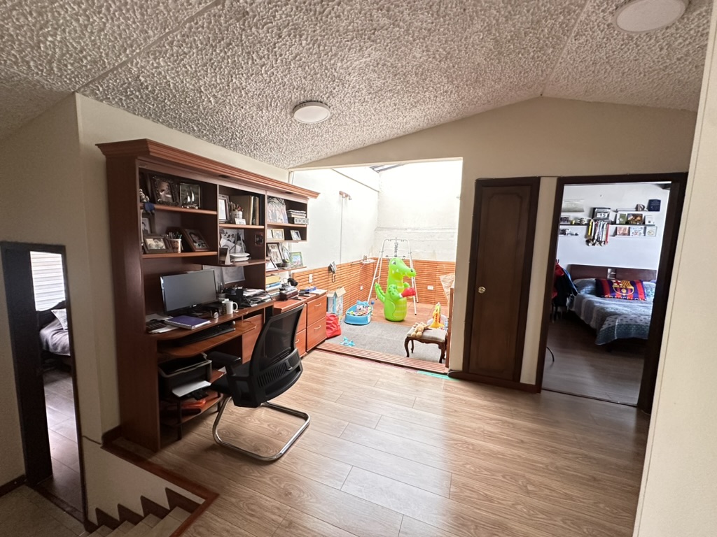 Casa en venta en Chicó Navarra, Bogotá · foto 18 de 24