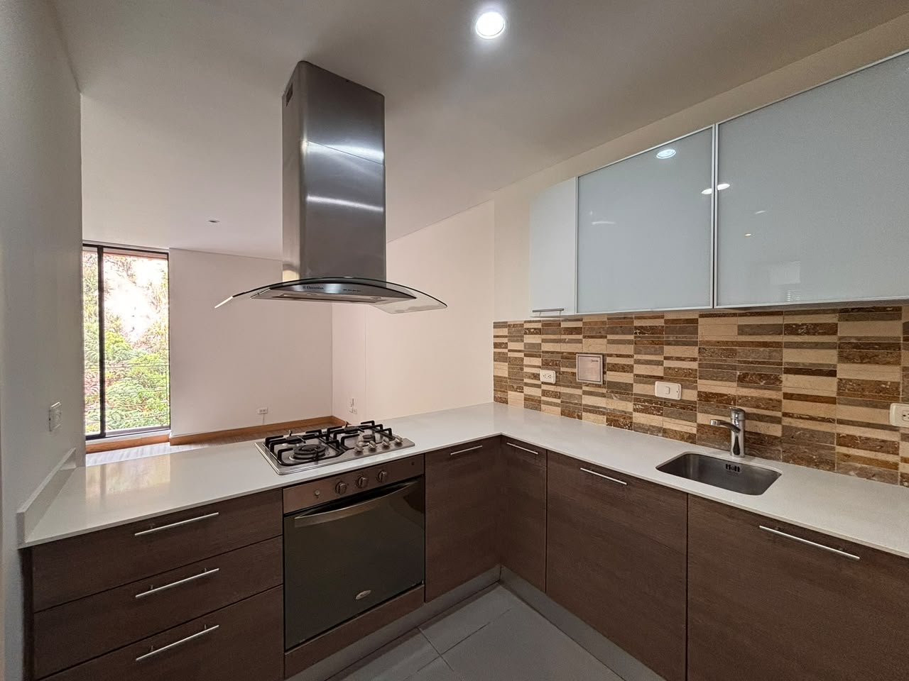 Apartamento en venta en Los Rosales, Bogotá · foto 4 de 24