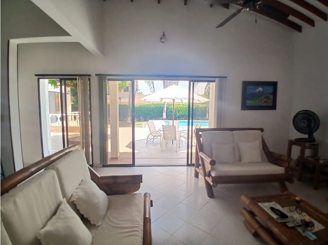 Casa de 4 alcobas en venta en Ricaurte, 450 m² · foto 4 de 24