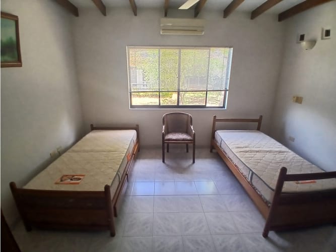Casa de 4 alcobas en venta en Ricaurte, 450 m² · foto 9 de 24