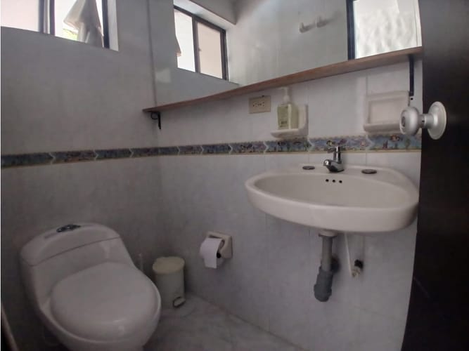 Casa de 4 alcobas en venta en Ricaurte, 450 m² · foto 12 de 24