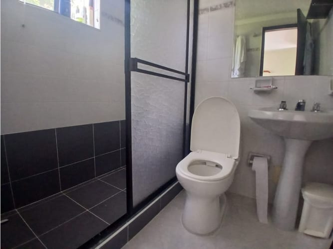 Casa de 4 alcobas en venta en Ricaurte, 450 m² · foto 16 de 24