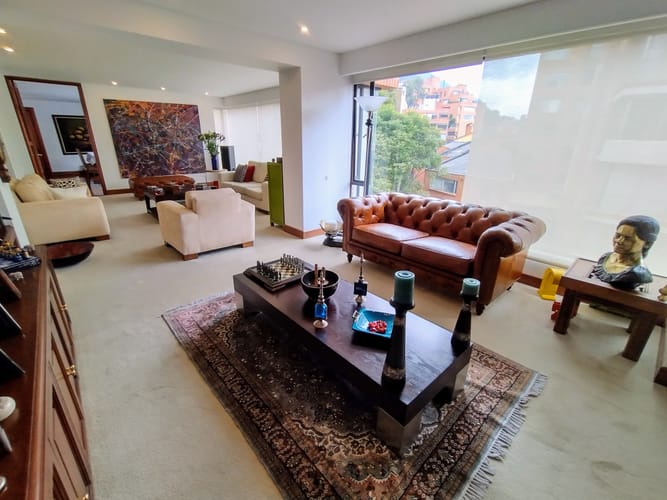 Apartamento de 3 alcobas en venta en Chapinero, Bogotá, 211 m² · foto 2 de 24