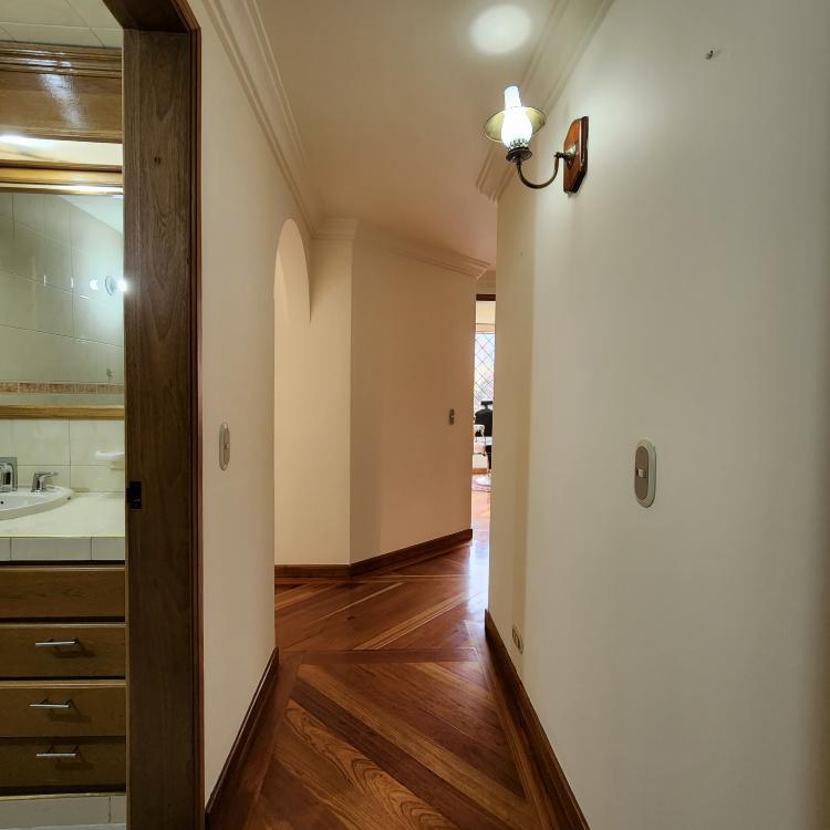 Apartamento en venta en Chicó Alto, Bogotá · foto 7 de 24