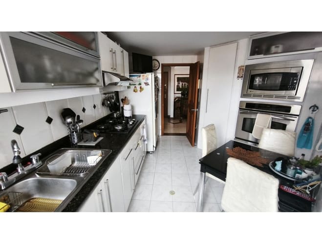 Apartamento de 3 alcobas en venta en La Calleja, Bogotá, 157 m² · foto 14 de 21