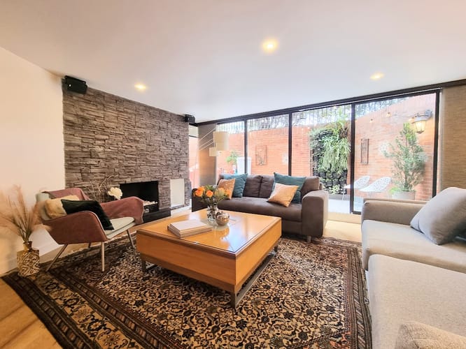 Apartamento de 3 alcobas en venta en Chico Norte, Bogotá, 131 m² · foto 2 de 24