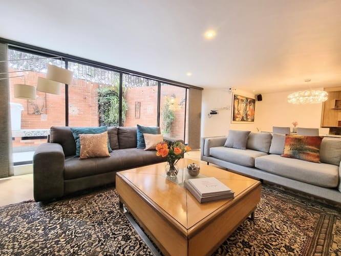 Apartamento de 3 alcobas en venta en Chico Norte, Bogotá, 131 m² · foto 3 de 24