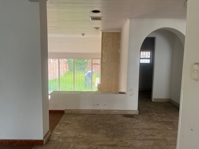 Casa de 4 alcobas en venta en Santa Barbara, Bogotá, 420 m² · foto 2 de 7
