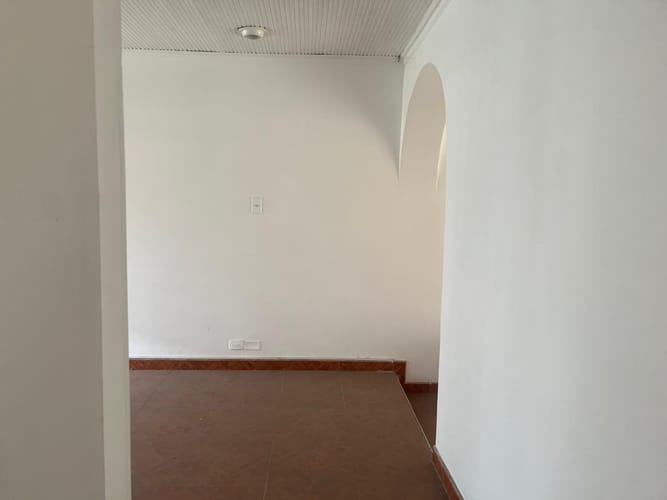Casa de 4 alcobas en venta en Santa Barbara, Bogotá, 420 m² · foto 3 de 7