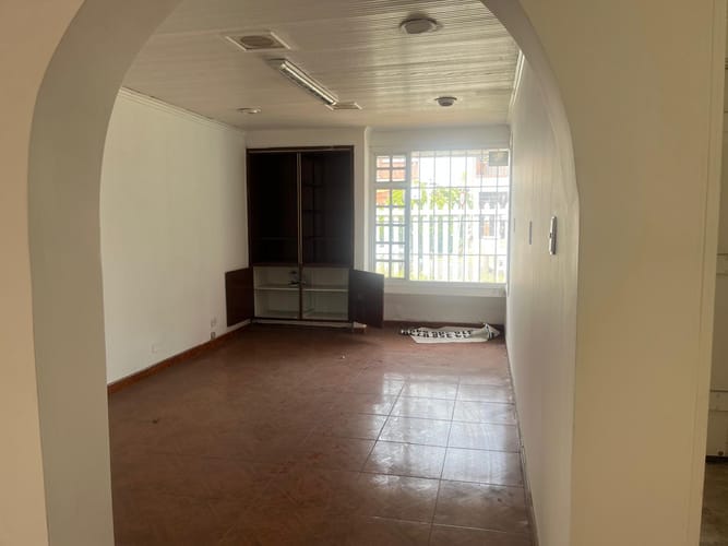 Casa de 4 alcobas en venta en Santa Barbara, Bogotá, 420 m² · foto 6 de 7