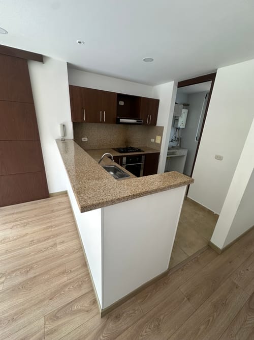 Apartamento de 1 alcoba en arriendo en Chapinero Alto, Bogotá, 54 m² · foto 2 de 13