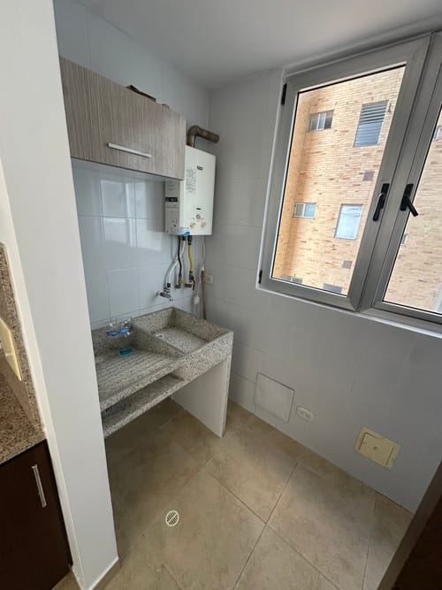 Apartamento de 1 alcoba en arriendo en Chapinero Alto, Bogotá, 54 m² · foto 3 de 13