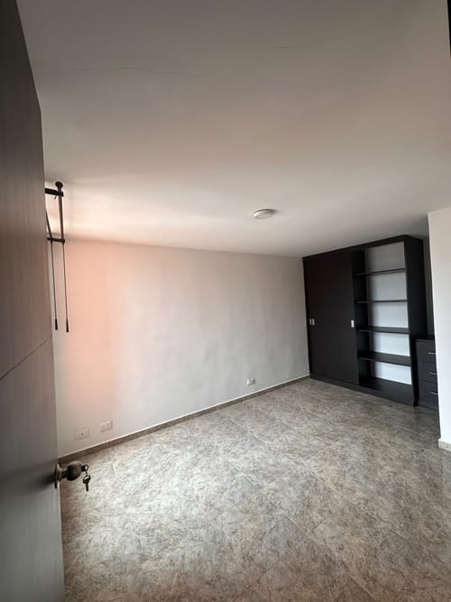 Apartamento de 3 alcobas en arriendo en San Francisco, Madrid, 55 m² · foto 8 de 16