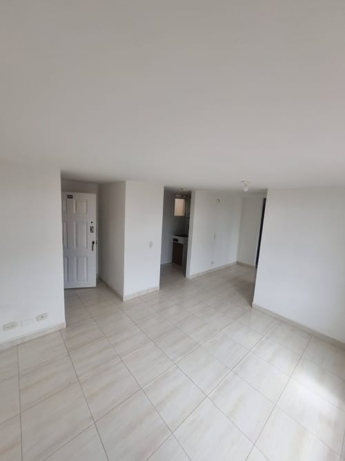 Apartamento de 3 alcobas en venta en Cr. La Grandeza Et. Iii, Soacha, 52 m² · foto 2 de 13