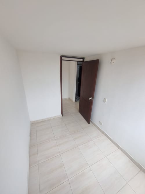 Apartamento de 3 alcobas en venta en Cr. La Grandeza Et. Iii, Soacha, 52 m² · foto 3 de 13