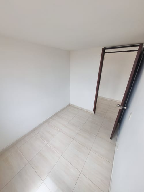 Apartamento de 3 alcobas en venta en Cr. La Grandeza Et. Iii, Soacha, 52 m² · foto 5 de 13