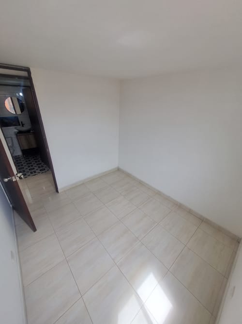 Apartamento de 3 alcobas en venta en Cr. La Grandeza Et. Iii, Soacha, 52 m² · foto 7 de 13