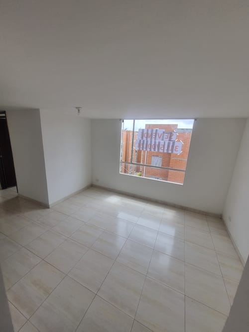 Apartamento de 3 alcobas en venta en Cr. La Grandeza Et. Iii, Soacha, 52 m² · foto 10 de 13