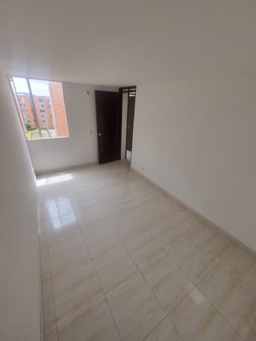 Apartamento de 3 alcobas en venta en Cr. La Grandeza Et. Iii, Soacha, 52 m² · foto 12 de 13