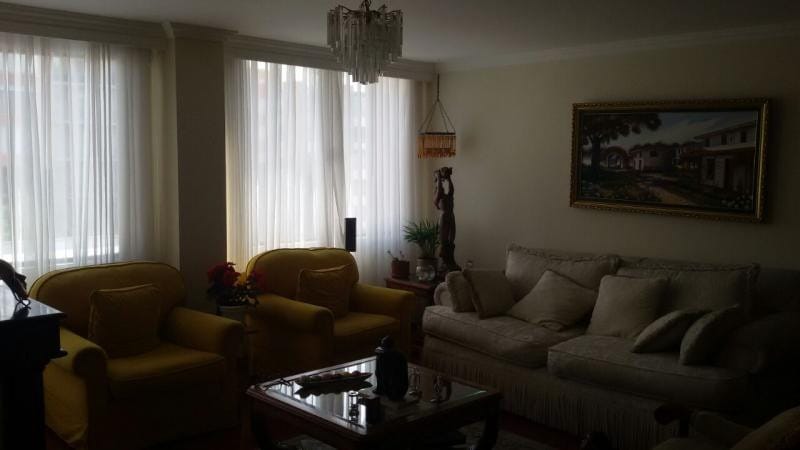 Apartamento de 4 alcobas en venta en Chico Norte, Bogotá, 274 m² · foto 3 de 23