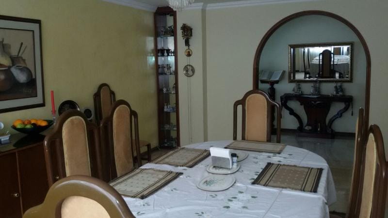 Apartamento de 4 alcobas en venta en Chico Norte, Bogotá, 274 m² · foto 5 de 23