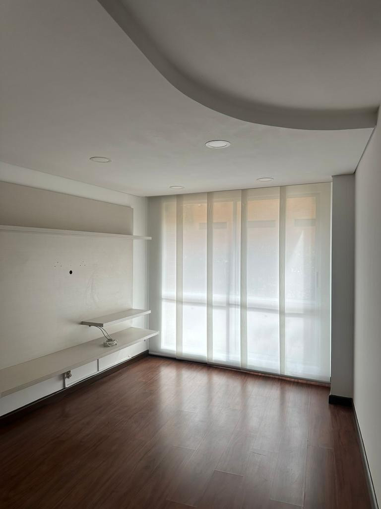 Apartamento en venta en Portales Del Norte, Bogotá · foto 2 de 17