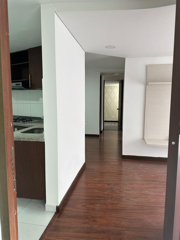 Apartamento en venta en Portales Del Norte, Bogotá · foto 4 de 17