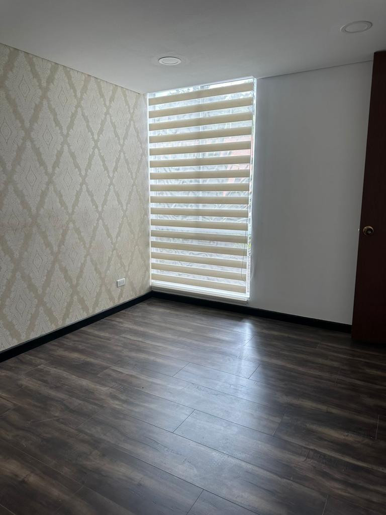 Apartamento en venta en Portales Del Norte, Bogotá · foto 8 de 17