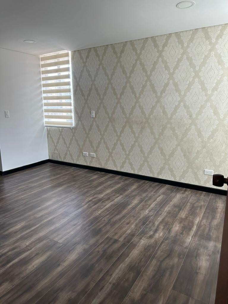 Apartamento en venta en Portales Del Norte, Bogotá · foto 10 de 17