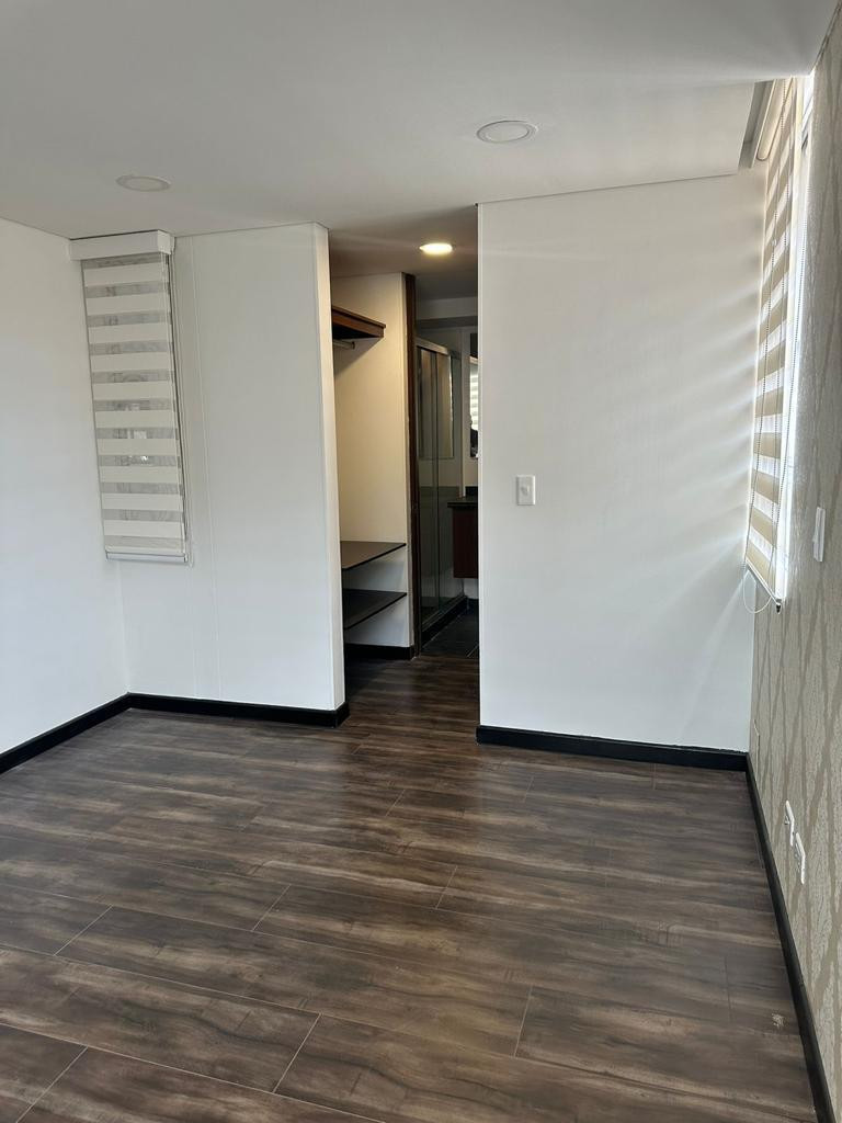 Apartamento en venta en Portales Del Norte, Bogotá · foto 11 de 17